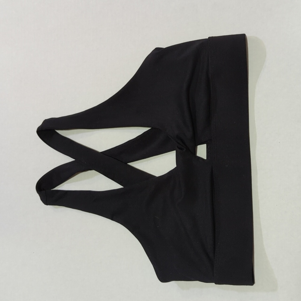 Fabletics Oasis Twist Women's Black Unpadded Sports Bra Size Medium